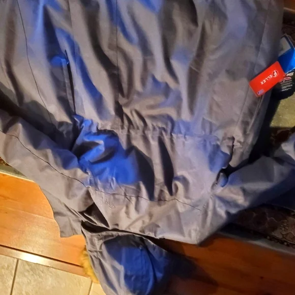 Winter jacket - Picture 1 of 3